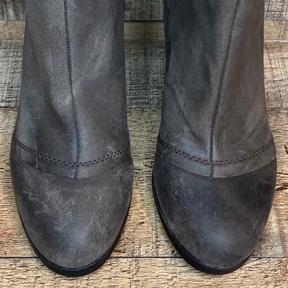 Bar III Jillian Heeled Leather Zip Back Brown Boots Booties Ankle Size 7 - Picture 2 of 10